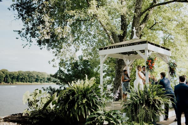 Outdoor Wedding Venue near Erlanger KY